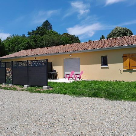Lumineuse Maison: Nature View Retreat near Lake Saint-Pardoux  Exterior photo
