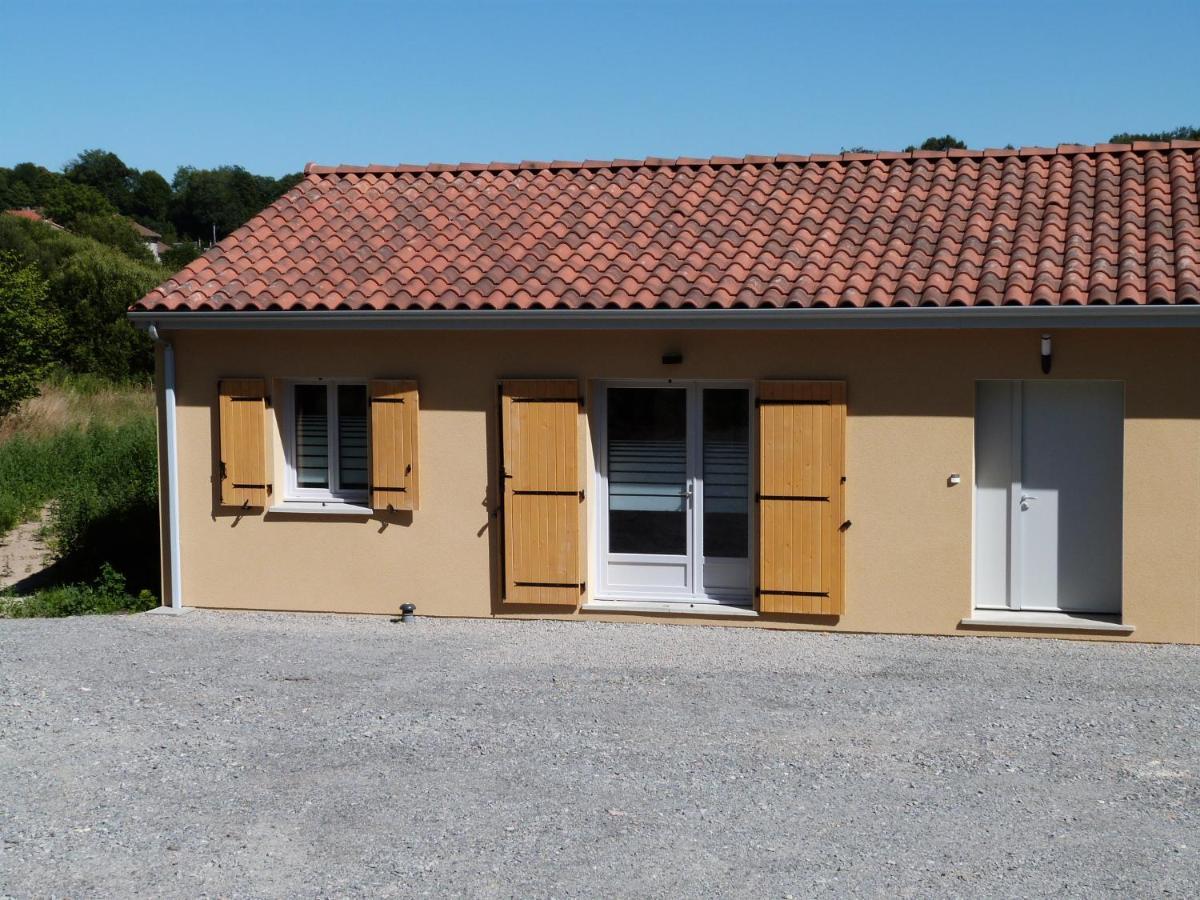 Lumineuse Maison: Nature View Retreat near Lake Saint-Pardoux  Exterior photo